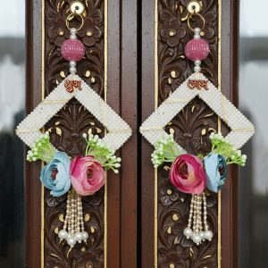 square-moti-ring-hanging